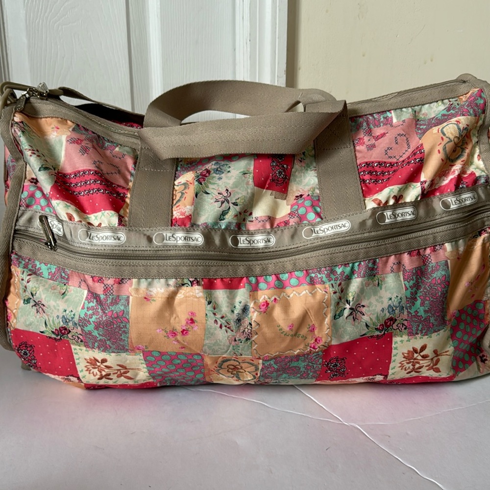 Lesportsac large luggage bag
